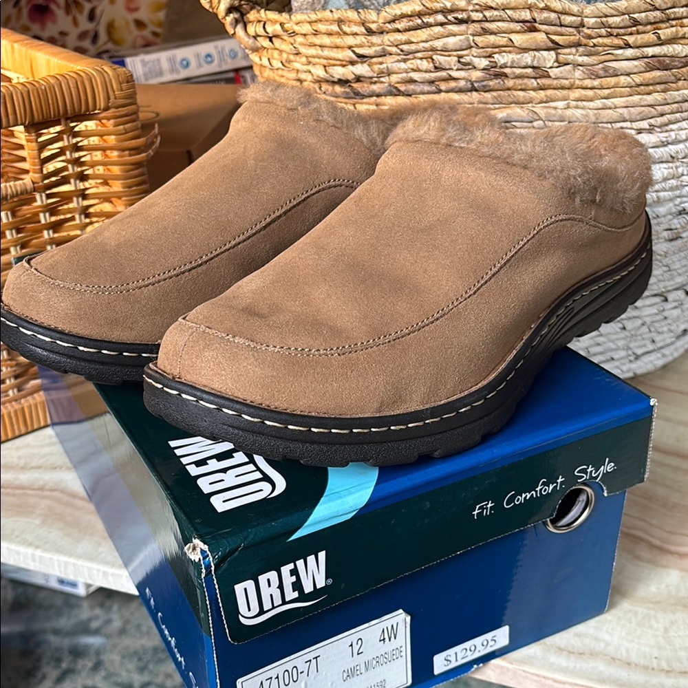 DREW Tan Slip-On Loafers Versatile Comfort size 12 4W NEW
